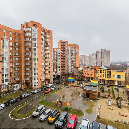 Комфортная Двухкомнатная Квартира Возле Метро Академгородок Kiev Luaran gambar
