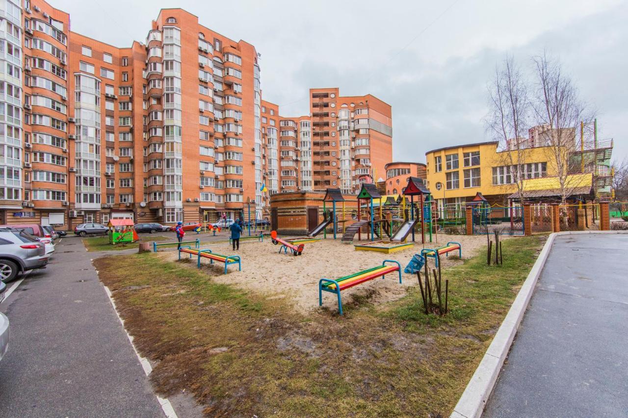 Комфортная Двухкомнатная Квартира Возле Метро Академгородок Kiev Luaran gambar