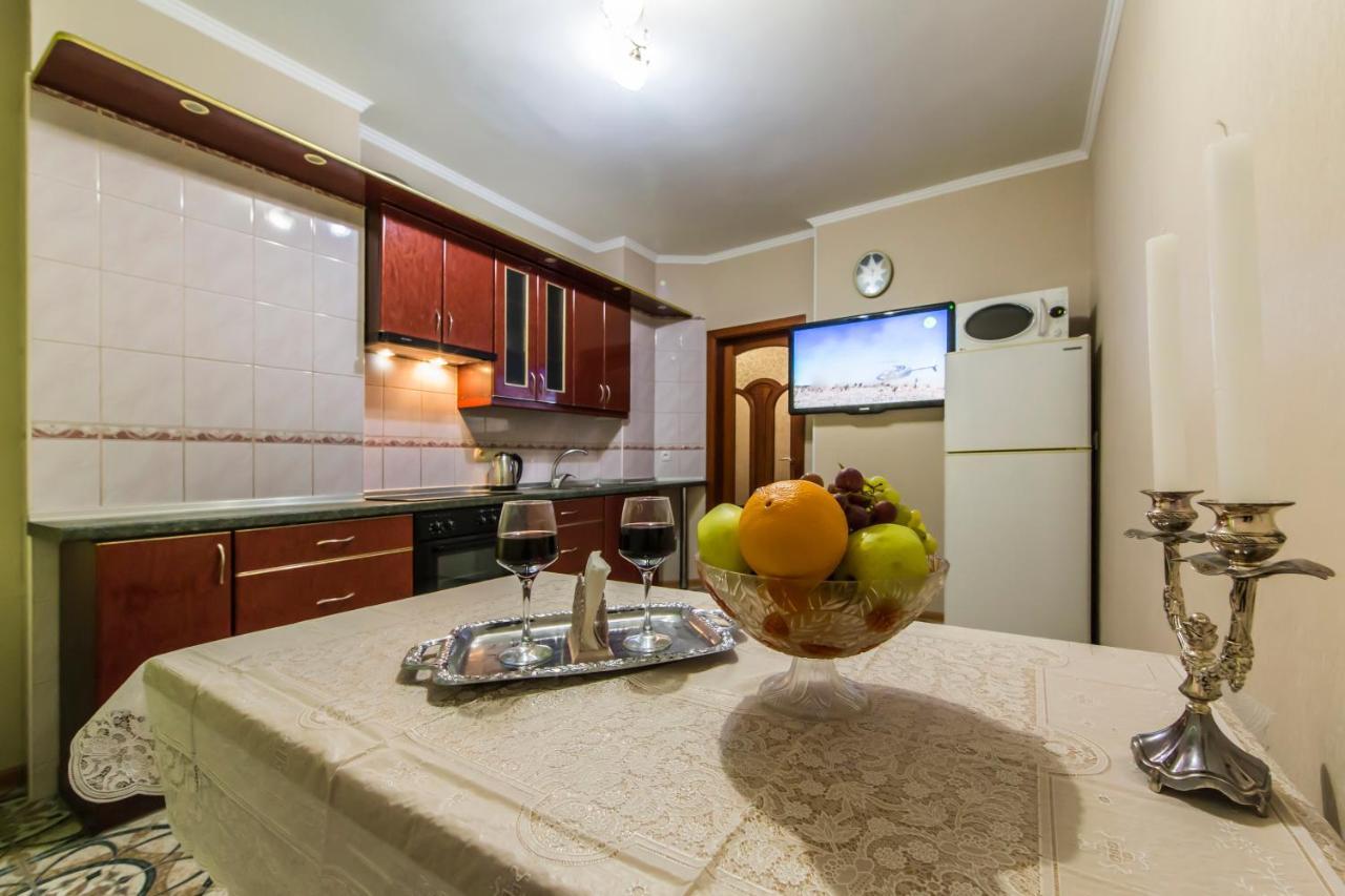 Комфортная Двухкомнатная Квартира Возле Метро Академгородок Kiev Luaran gambar