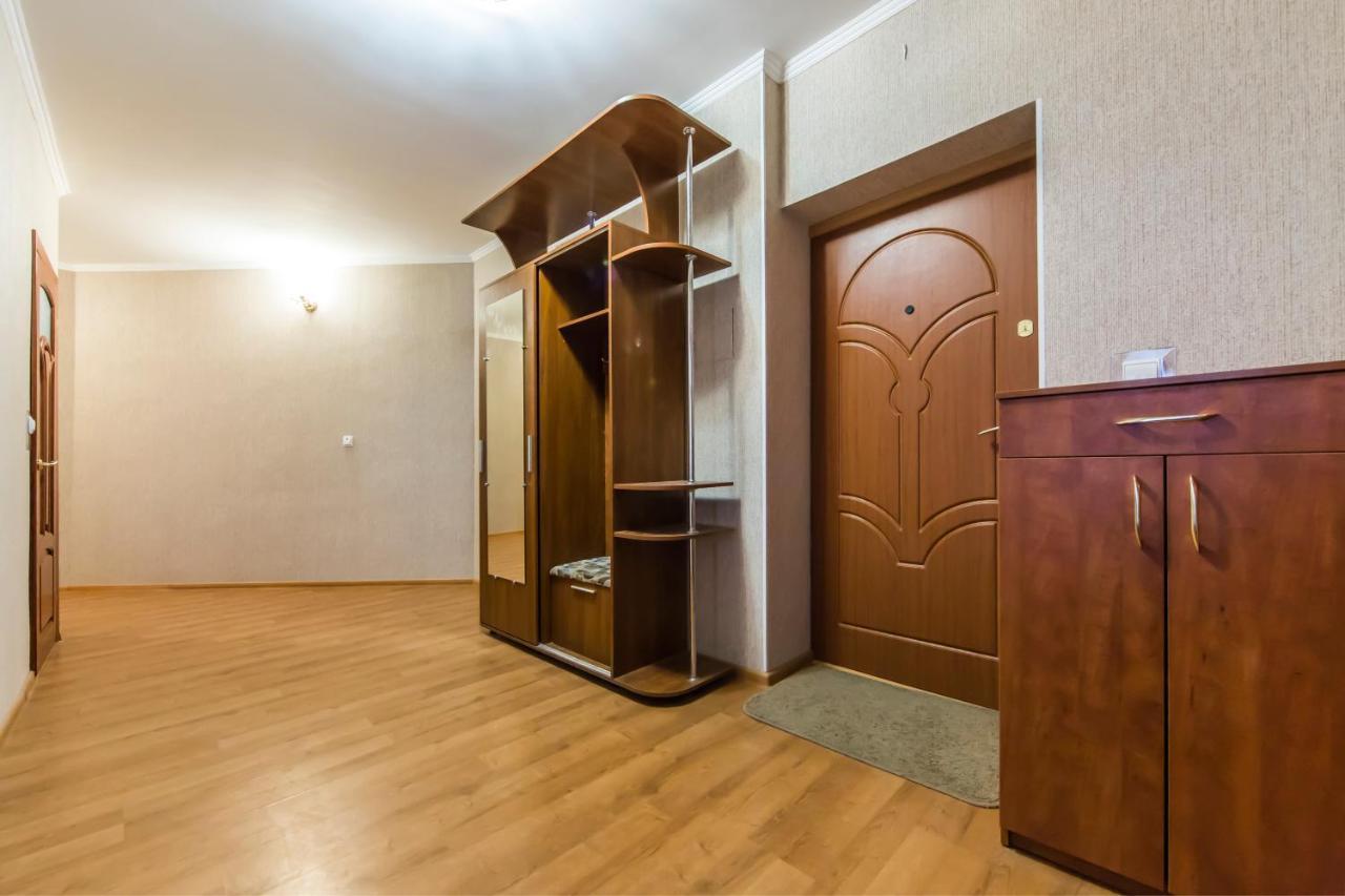 Комфортная Двухкомнатная Квартира Возле Метро Академгородок Kiev Luaran gambar