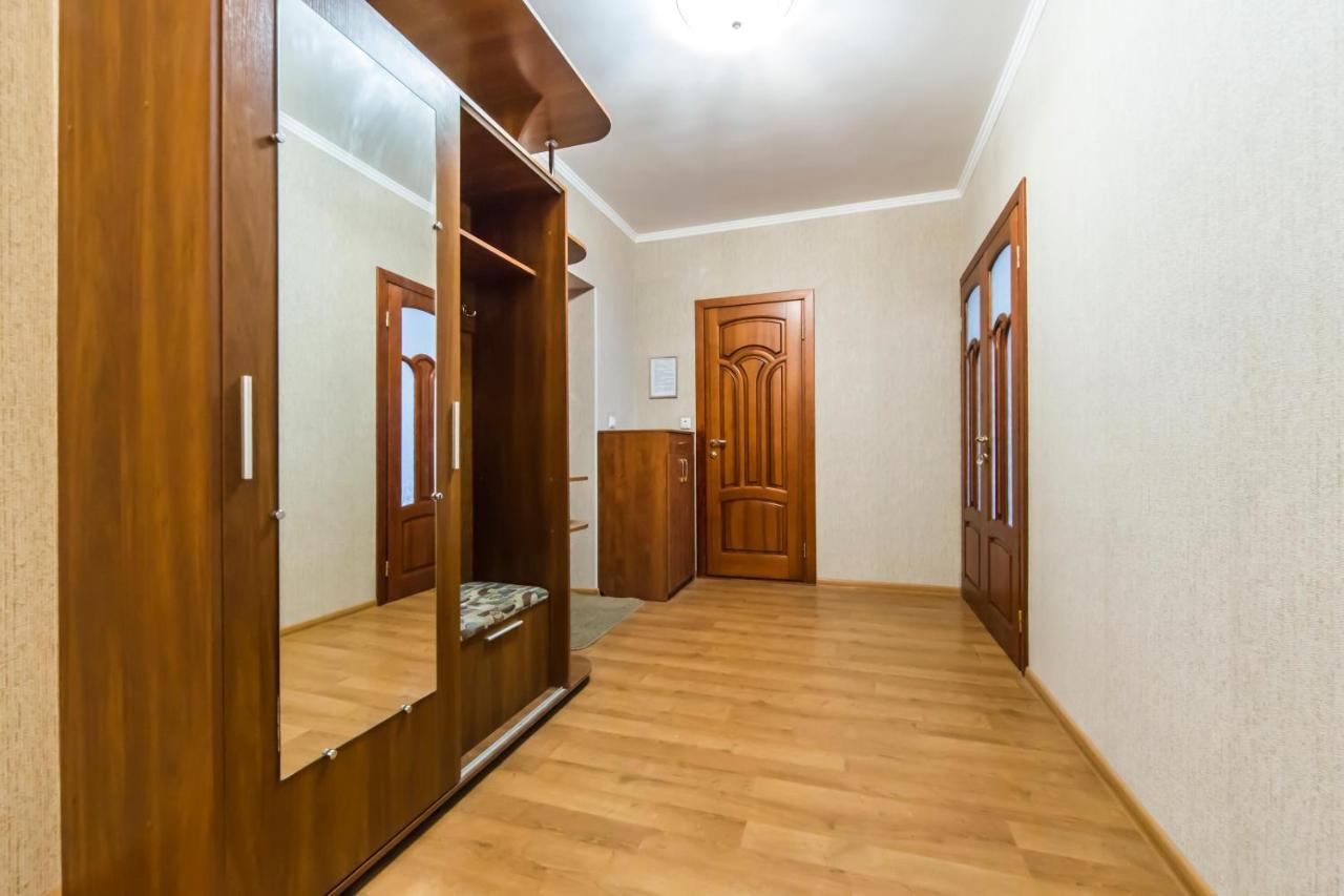 Комфортная Двухкомнатная Квартира Возле Метро Академгородок Kiev Luaran gambar